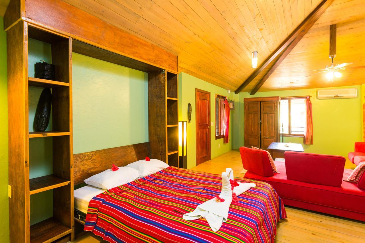 Bananarama Dive & Beach Resort Уест Бей Екстериор снимка