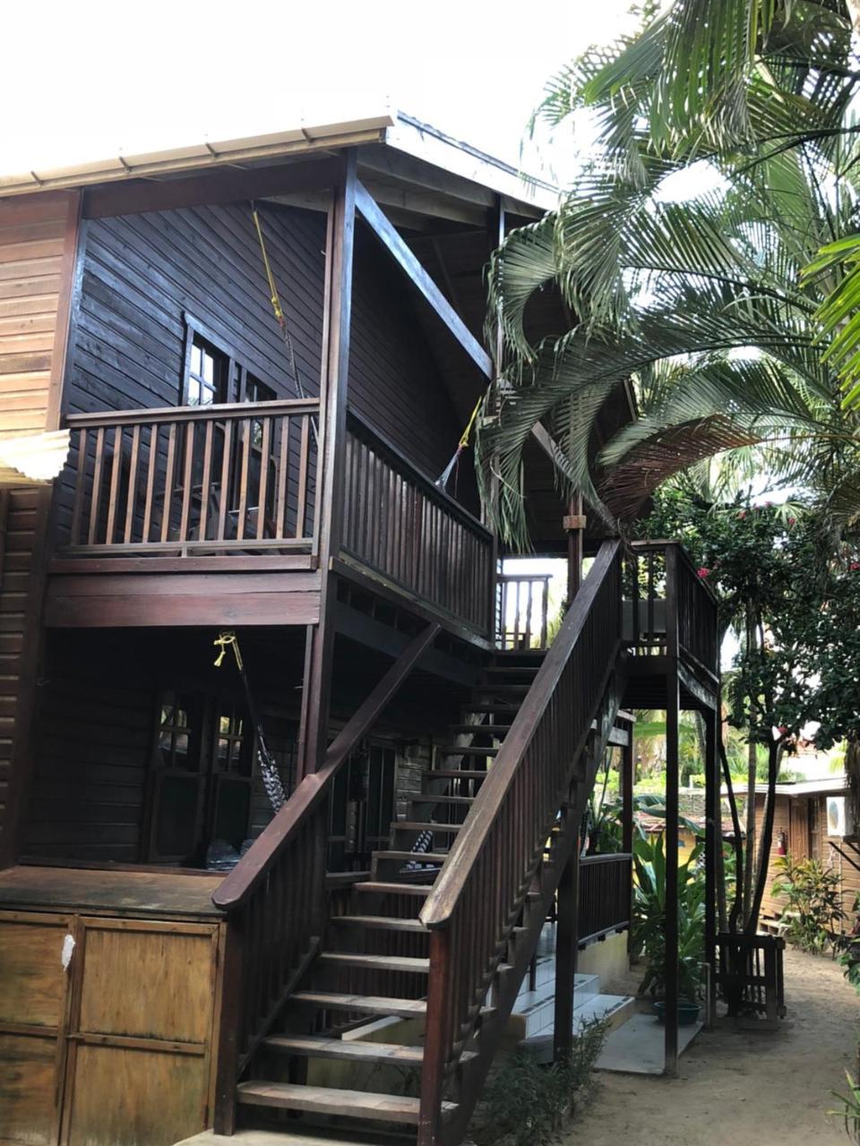 Bananarama Dive & Beach Resort Уест Бей Екстериор снимка